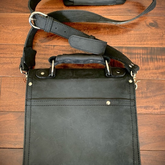 Leather messenger bag - Picture 2 of 5